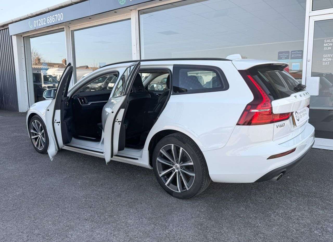 2021 VOLVO V60 2021 VOLVO V60