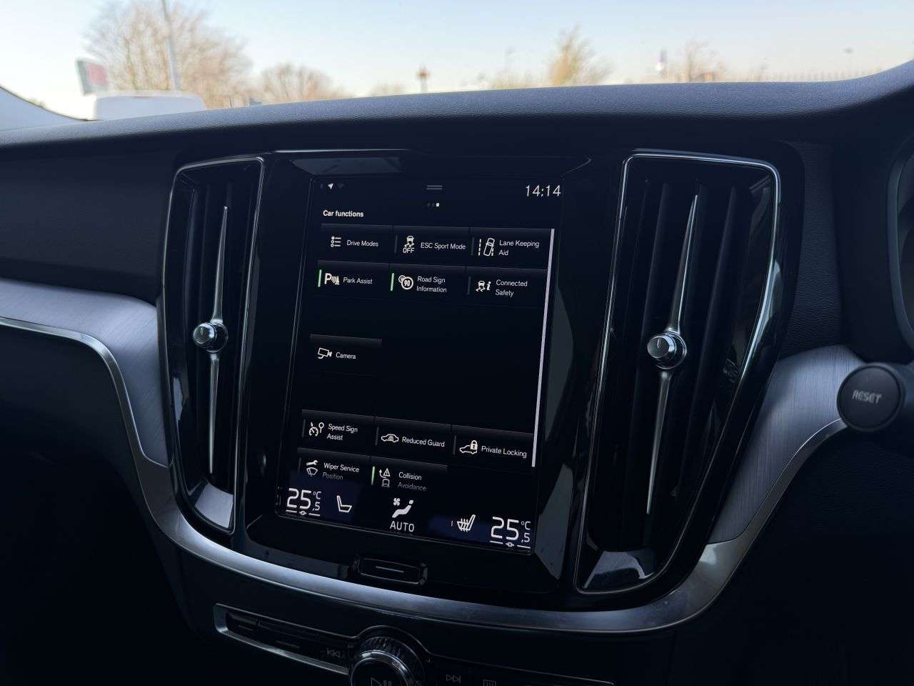 2021 VOLVO V60 2021 VOLVO V60