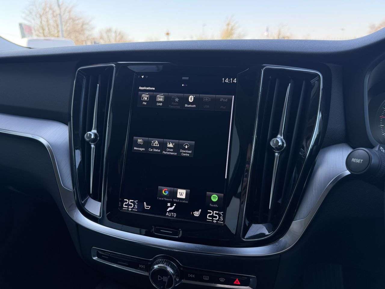 2021 VOLVO V60 2021 VOLVO V60