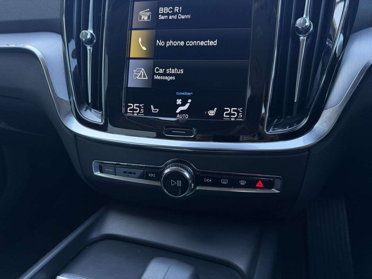 2021 VOLVO V60 2021 VOLVO V60