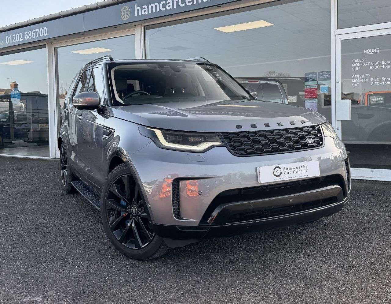 A 2021 LAND ROVER DISCOVERY 3.0 D300 MHEV SE SUV 5dr Diesel Auto 4WD Euro 6 (s/s) (300 ps) ELECTRIC TOW A 2021 LAND ROVER DISCOVERY 3.0 D300 MHEV SE SUV 5dr Diesel Auto 4WD Euro 6 (s/s) (300 ps) ELECTRIC TOW