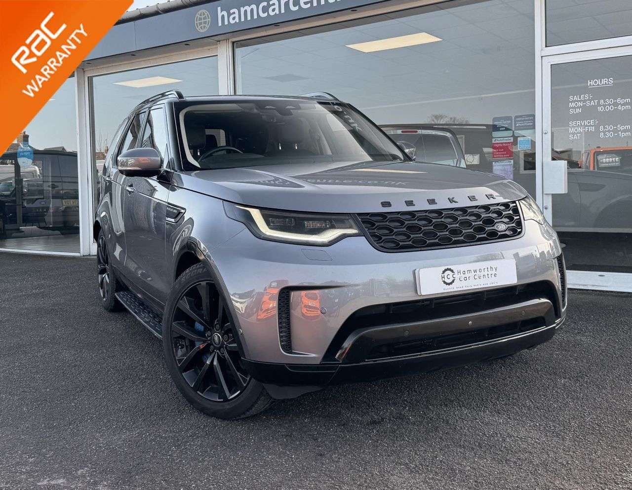 A 2021 LAND ROVER DISCOVERY 3.0 D300 MHEV SE SUV 5dr Diesel Auto 4WD Euro 6 (s/s) (300 ps) ELECTRIC TOW A 2021 LAND ROVER DISCOVERY 3.0 D300 MHEV SE SUV 5dr Diesel Auto 4WD Euro 6 (s/s) (300 ps) ELECTRIC TOW