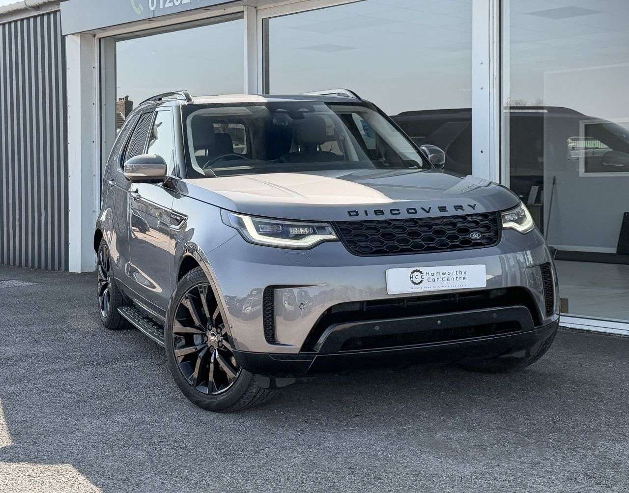 A 2021 LAND ROVER DISCOVERY 3.0 D300 MHEV SE SUV 5 SEATS 5dr Diesel Auto 4WD Euro 6 (s/s) (300 ps) ELEC A 2021 LAND ROVER DISCOVERY 3.0 D300 MHEV SE SUV 5 SEATS 5dr Diesel Auto 4WD Euro 6 (s/s) (300 ps) ELEC