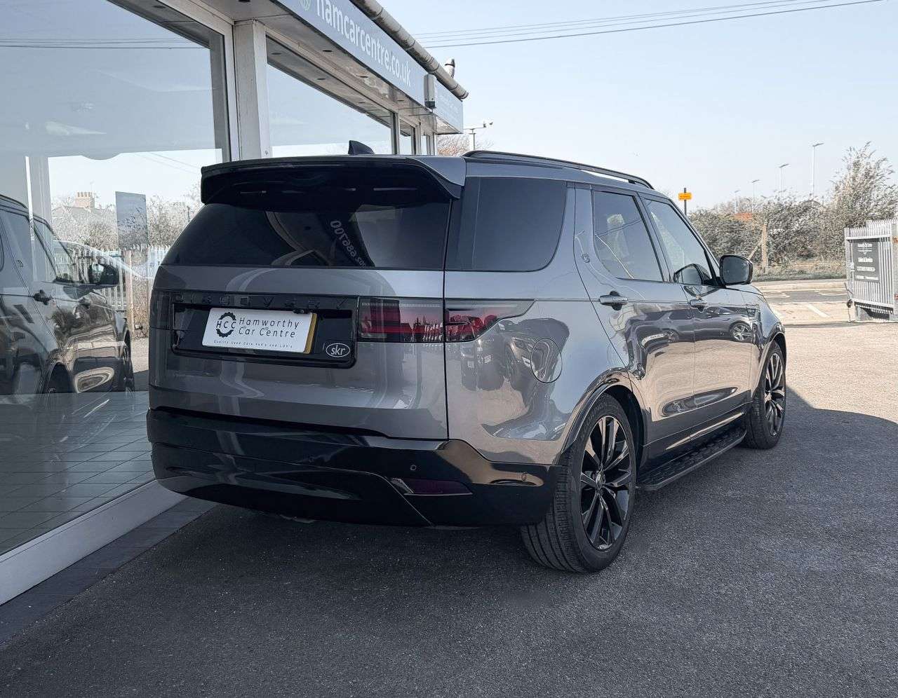 A 2021 LAND ROVER DISCOVERY 3.0 D300 MHEV SE SUV 5 SEATS 5dr Diesel Auto 4WD Euro 6 (s/s) (300 ps) ELEC A 2021 LAND ROVER DISCOVERY 3.0 D300 MHEV SE SUV 5 SEATS 5dr Diesel Auto 4WD Euro 6 (s/s) (300 ps) ELEC