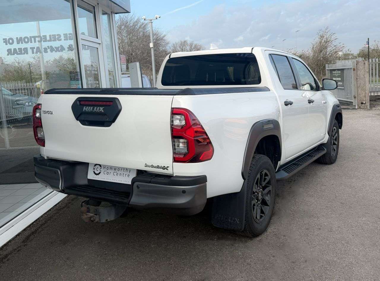 A 2022 TOYOTA HI-LUX 2.8 D-4D Invincible X Pickup NO VAT Double Cab 4dr Diesel Auto 4WD Euro 6 ( A 2022 TOYOTA HI-LUX 2.8 D-4D Invincible X Pickup NO VAT Double Cab 4dr Diesel Auto 4WD Euro 6 (