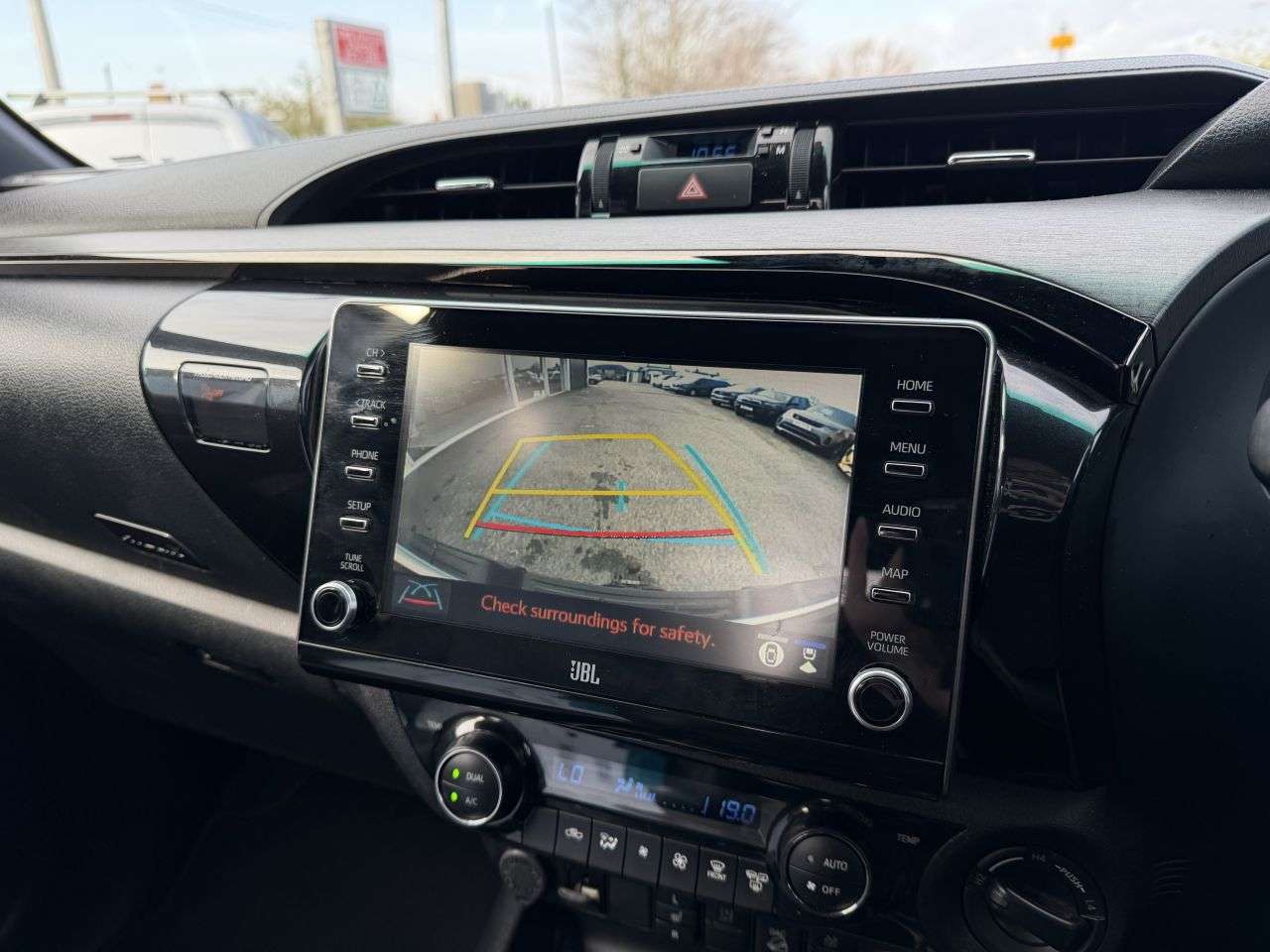 A 2022 TOYOTA HI-LUX 2.8 D-4D Invincible X Pickup NO VAT Double Cab 4dr Diesel Auto 4WD Euro 6 ( A 2022 TOYOTA HI-LUX 2.8 D-4D Invincible X Pickup NO VAT Double Cab 4dr Diesel Auto 4WD Euro 6 (