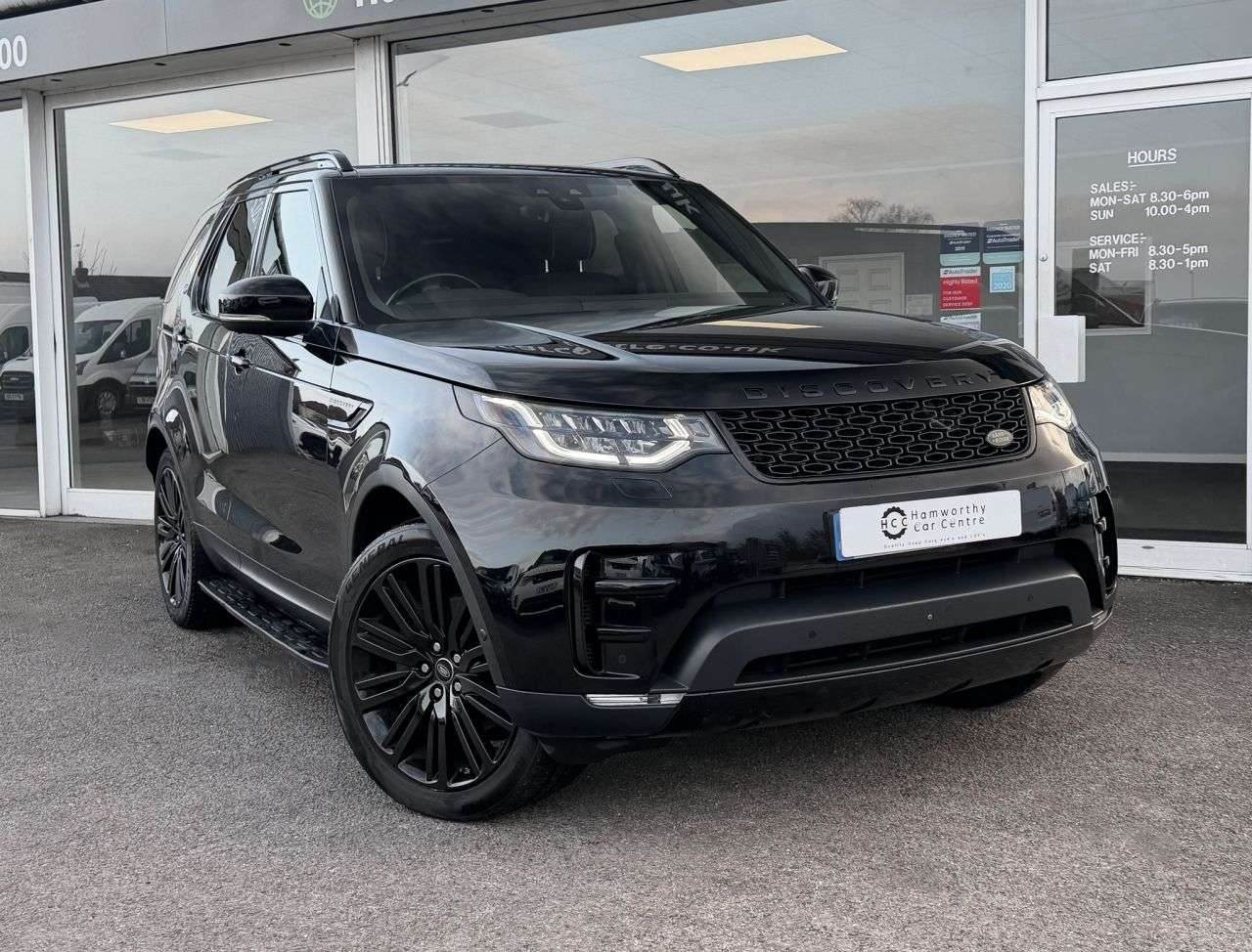 A 2019 LAND ROVER DISCOVERY 3.0 SD V6 HSE SUV 5dr Diesel Auto 4WD Euro 6 (s/s) (306 ps) NAV+APPLE CAR P A 2019 LAND ROVER DISCOVERY 3.0 SD V6 HSE SUV 5dr Diesel Auto 4WD Euro 6 (s/s) (306 ps) NAV+APPLE CAR P