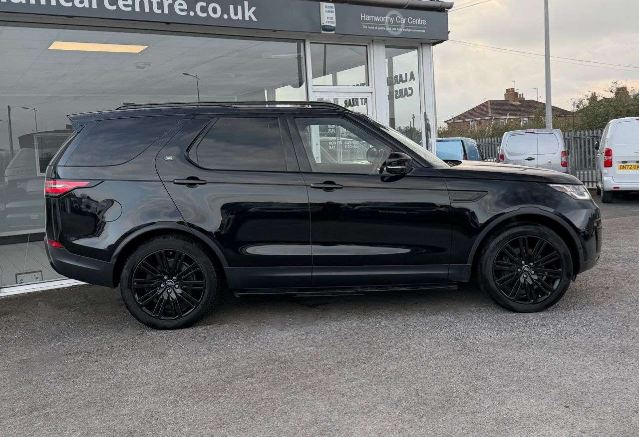 A 2019 LAND ROVER DISCOVERY 3.0 SD V6 HSE SUV 5dr Diesel Auto 4WD Euro 6 (s/s) (306 ps) NAV+APPLE CAR P A 2019 LAND ROVER DISCOVERY 3.0 SD V6 HSE SUV 5dr Diesel Auto 4WD Euro 6 (s/s) (306 ps) NAV+APPLE CAR P