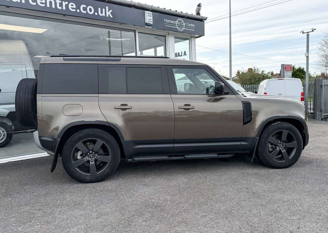 A 2024 LAND ROVER DEFENDER 3.0 D250 MHEV HSE Hard Top SUV 5dr Diesel Auto 4WD MWB Euro 6 (s/s) (250 ps A 2024 LAND ROVER DEFENDER 3.0 D250 MHEV HSE Hard Top SUV 5dr Diesel Auto 4WD MWB Euro 6 (s/s) (250 ps
