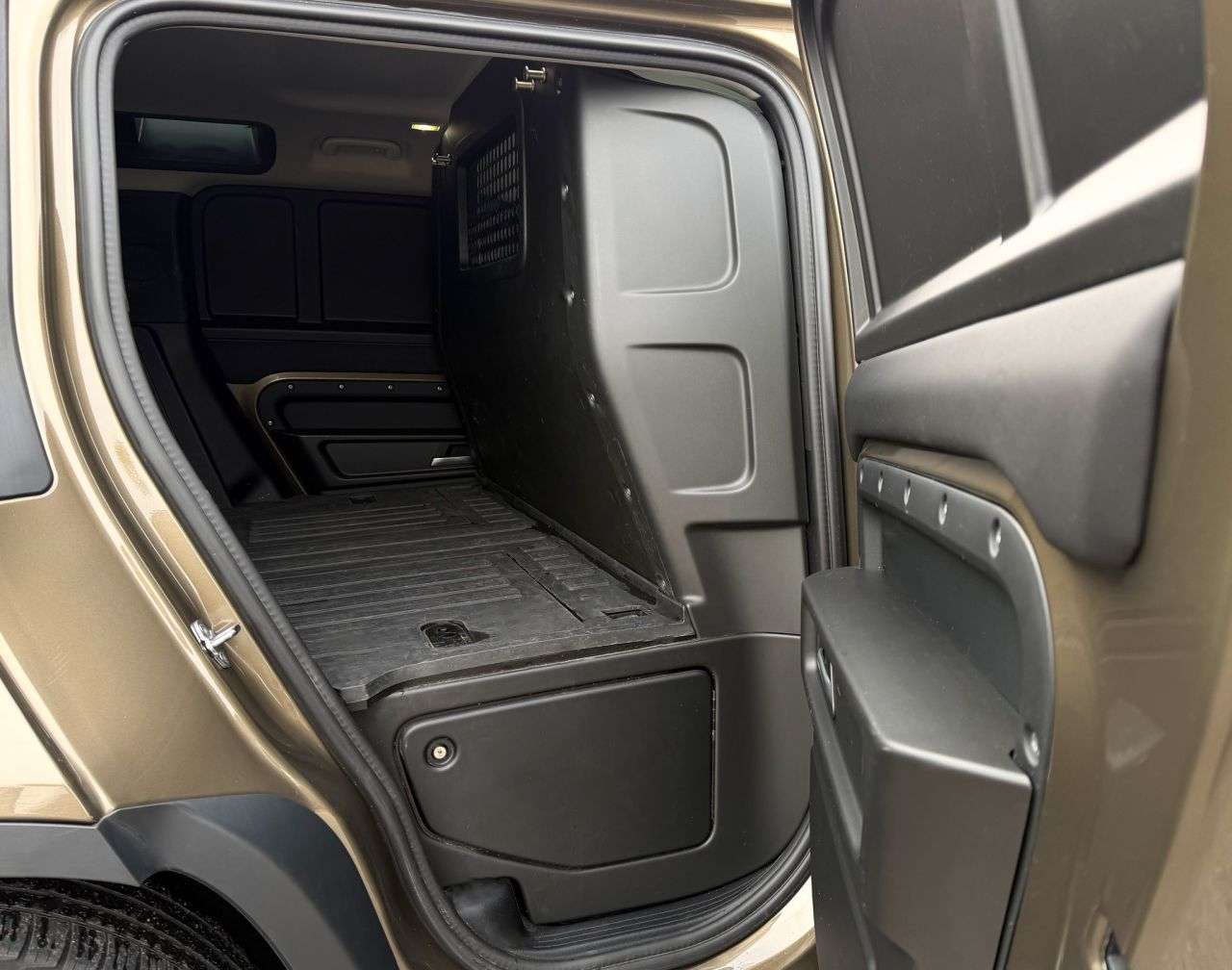 2024 LAND ROVER DEFENDER 2024 LAND ROVER DEFENDER