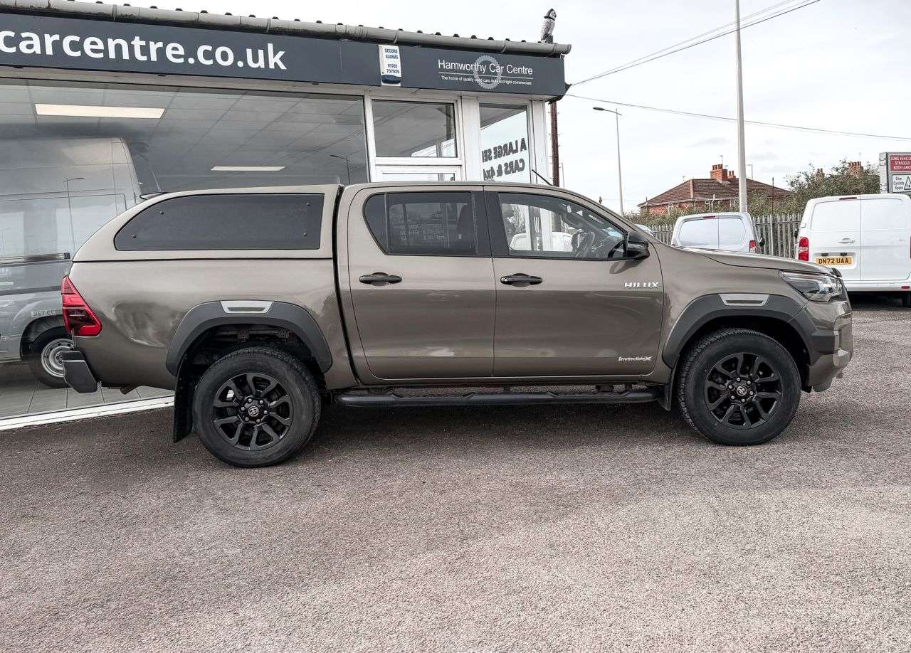 A 2021 TOYOTA HI-LUX 2.8 D-4D Invincible X Pickup Double Cab NO VAT 4dr Diesel Auto 4WD Euro 6 ( A 2021 TOYOTA HI-LUX 2.8 D-4D Invincible X Pickup Double Cab NO VAT 4dr Diesel Auto 4WD Euro 6 (