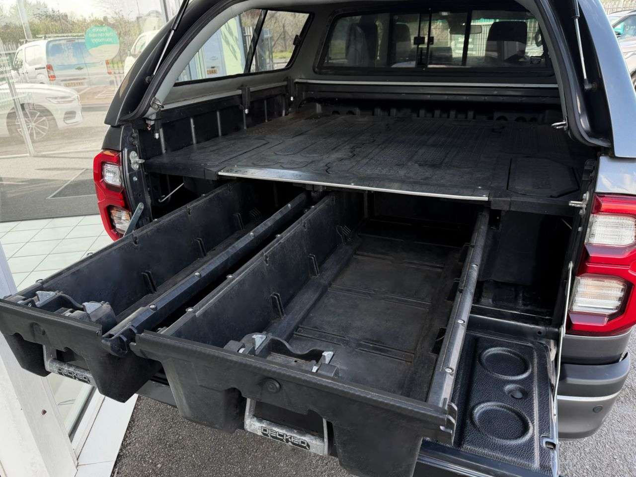 A 2022 TOYOTA HI-LUX 2.8 D-4D Invincible X Pickup Double Cab 4dr Diesel Auto 4WD Euro 6 (s/s) (2 A 2022 TOYOTA HI-LUX 2.8 D-4D Invincible X Pickup Double Cab 4dr Diesel Auto 4WD Euro 6 (s/s) (2