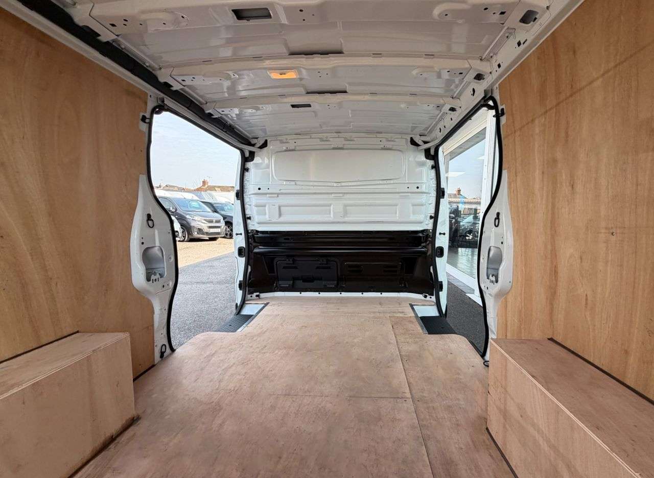 A 2025 RENAULT TRAFIC 2.0 dCi Blue LL30 Advance Panel Van 5dr Diesel EDC AUTOMATIC L2 H1 Euro 6 ( A 2025 RENAULT TRAFIC 2.0 dCi Blue LL30 Advance Panel Van 5dr Diesel EDC AUTOMATIC L2 H1 Euro 6 (