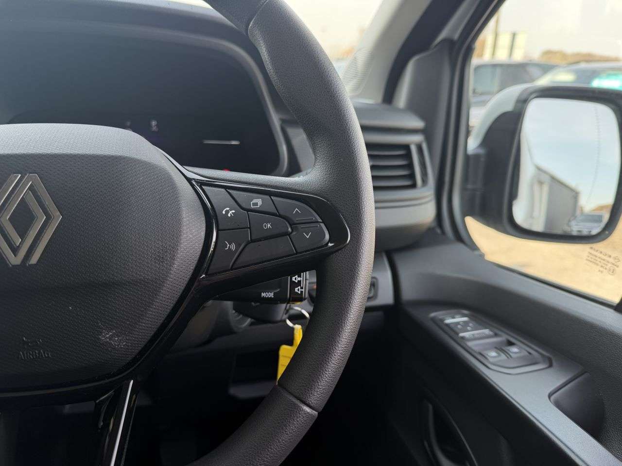 2025 RENAULT TRAFIC 2025 RENAULT TRAFIC