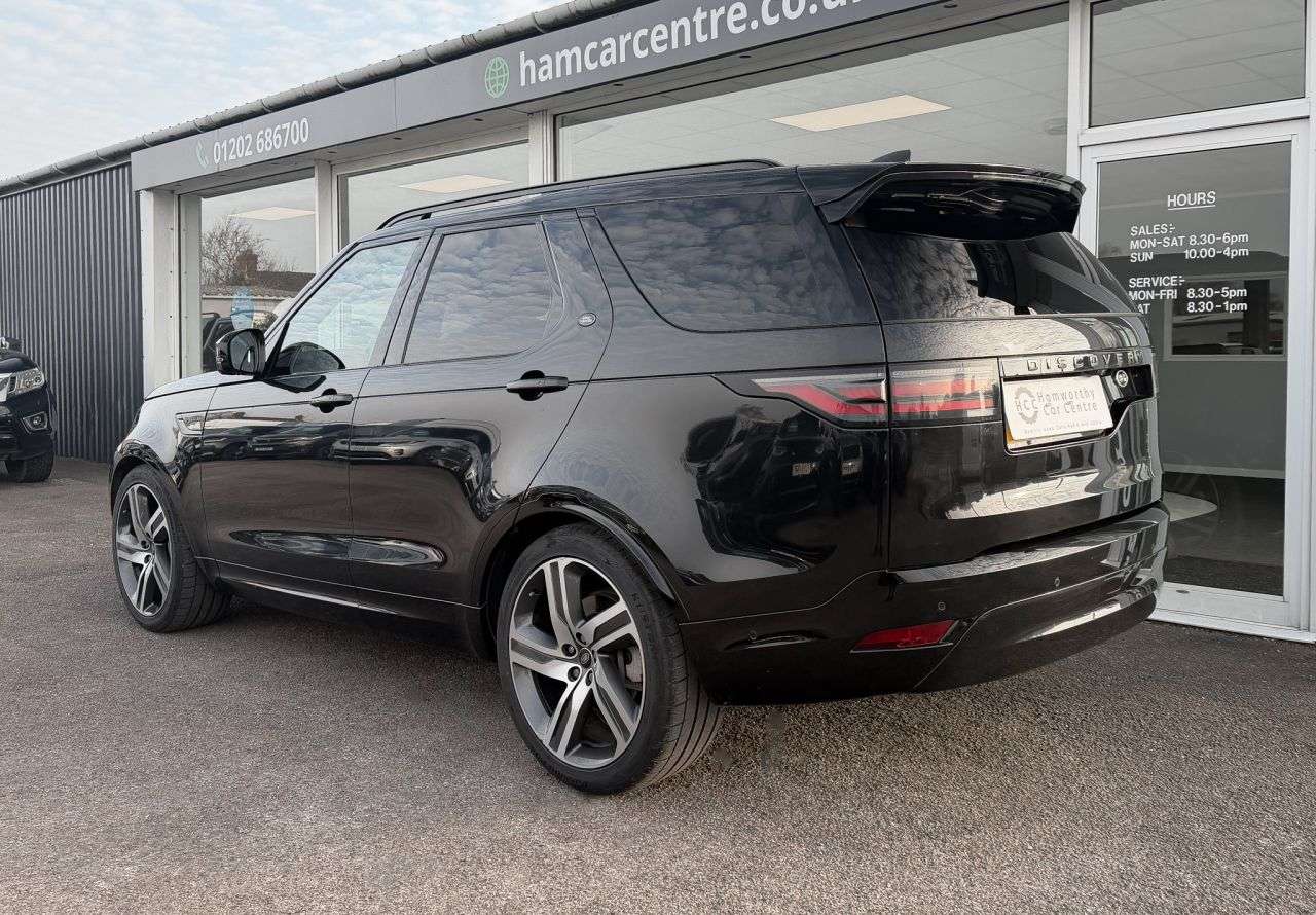 A 2023 LAND ROVER DISCOVERY 3.0 D300 MHEV R-Dynamic HSE SUV 5 SEATS 5dr Diesel Auto 4WD Euro 6 (s/s) (3 A 2023 LAND ROVER DISCOVERY 3.0 D300 MHEV R-Dynamic HSE SUV 5 SEATS 5dr Diesel Auto 4WD Euro 6 (s/s) (3