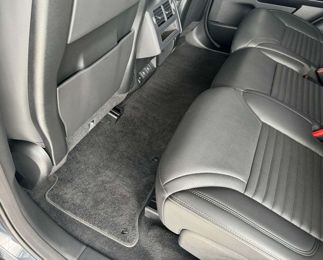 2024 LAND ROVER DISCOVERY 2024 LAND ROVER DISCOVERY