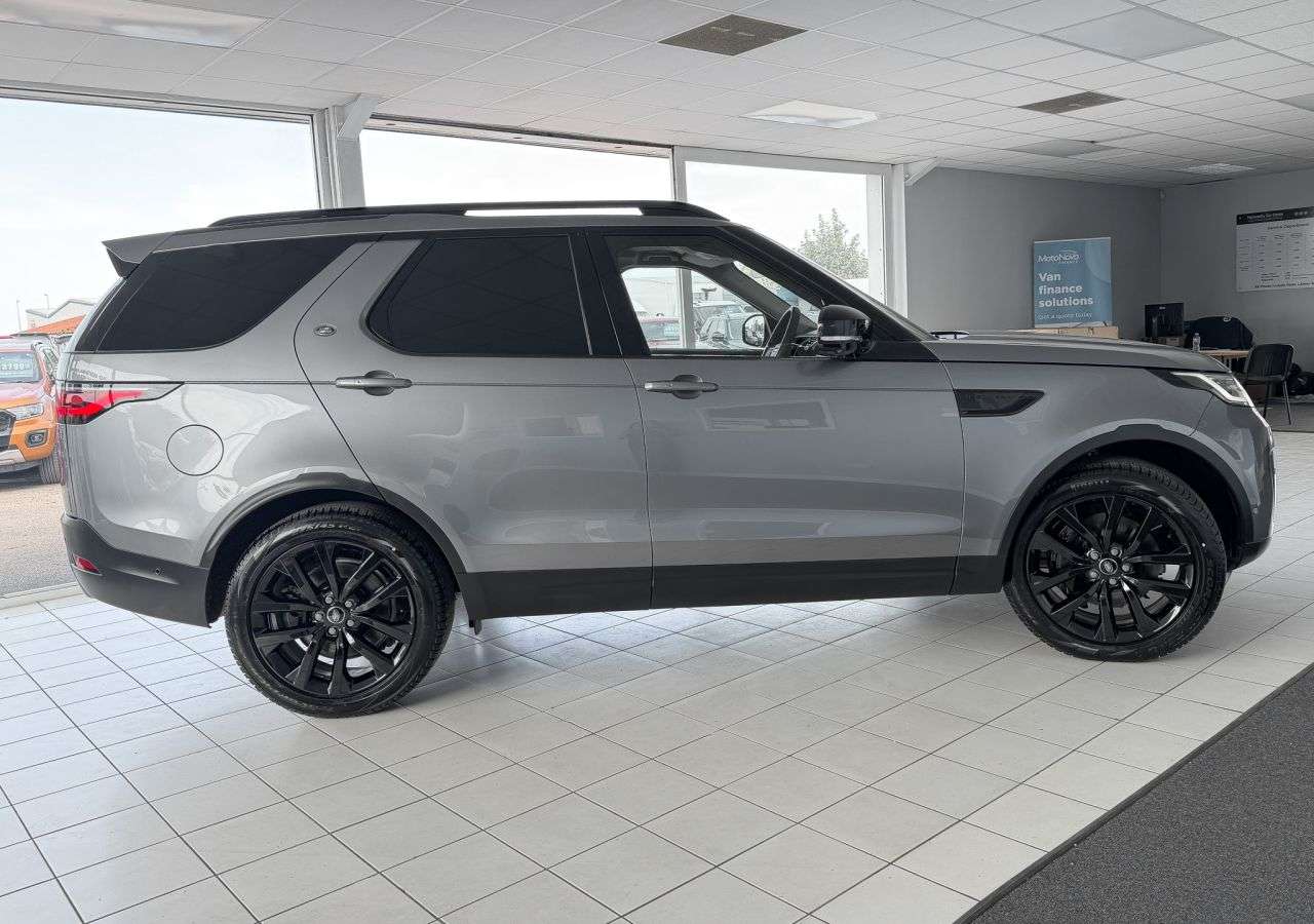 A 2023 LAND ROVER DISCOVERY 3.0 D300 MHEV SE SUV 5dr Diesel Auto 4WD Euro 6 (s/s) (300 ps) CALL FOR 5 S A 2023 LAND ROVER DISCOVERY 3.0 D300 MHEV SE SUV 5dr Diesel Auto 4WD Euro 6 (s/s) (300 ps) CALL FOR 5 S