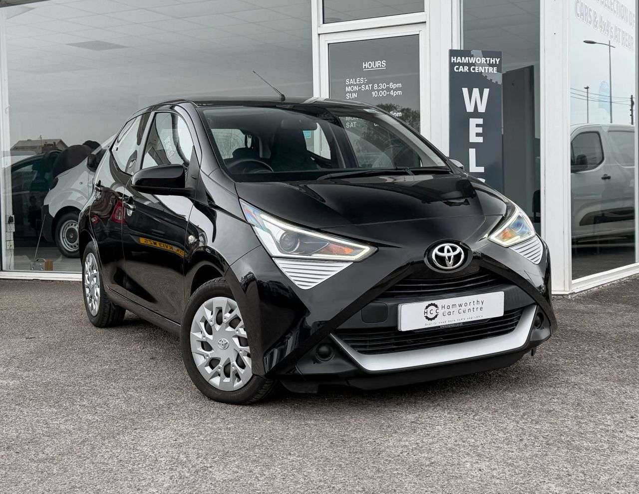 A 2021 TOYOTA AYGO 1.0 VVT-i x-play Hatchback 5dr Petrol Manual Euro 6 (s/s) (71 ps) NAV THRU A 2021 TOYOTA AYGO 1.0 VVT-i x-play Hatchback 5dr Petrol Manual Euro 6 (s/s) (71 ps) NAV THRU