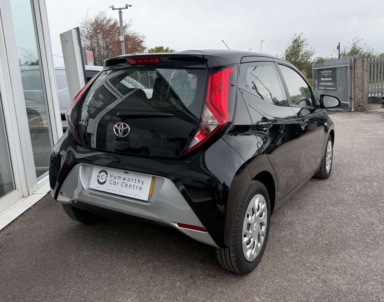 A 2021 TOYOTA AYGO 1.0 VVT-i x-play Hatchback 5dr Petrol Manual Euro 6 (s/s) (71 ps) NAV THRU A 2021 TOYOTA AYGO 1.0 VVT-i x-play Hatchback 5dr Petrol Manual Euro 6 (s/s) (71 ps) NAV THRU