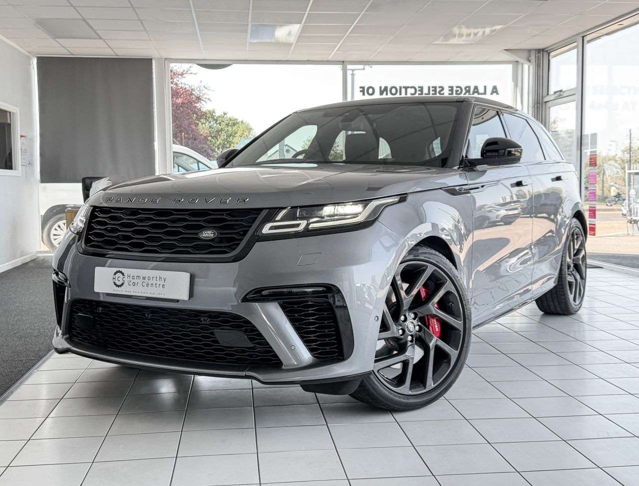 A 2019 LAND ROVER RANGE ROVER VELAR 5.0 P550 SVAutobiography Dynamic Edition SUV 5dr Petrol Auto 4WD Euro 6 (s/ A 2019 LAND ROVER RANGE ROVER VELAR 5.0 P550 SVAutobiography Dynamic Edition SUV 5dr Petrol Auto 4WD Euro 6 (s/