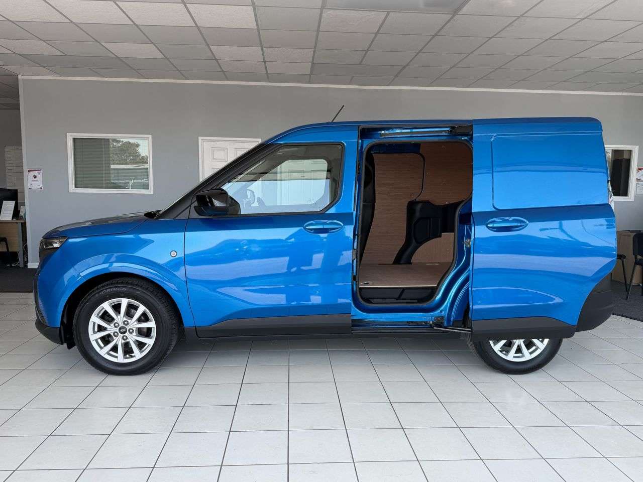 A 2024 FORD TRANSIT COURIER 1.0 EcoBoost Limited Panel Van 5dr Petrol Manual SWB Euro 6 (s/s) (125 ps) A 2024 FORD TRANSIT COURIER 1.0 EcoBoost Limited Panel Van 5dr Petrol Manual SWB Euro 6 (s/s) (125 ps)