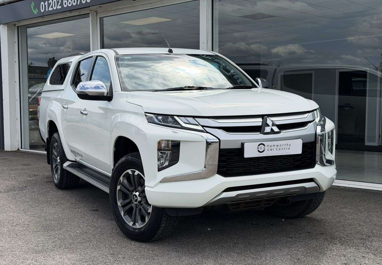 A 2021 MITSUBISHI L200 2.2 DI-D DC Barbarian Pickup Double Cab 4dr Diesel Manual 4WD Euro 6 (s/s) A 2021 MITSUBISHI L200 2.2 DI-D DC Barbarian Pickup Double Cab 4dr Diesel Manual 4WD Euro 6 (s/s)