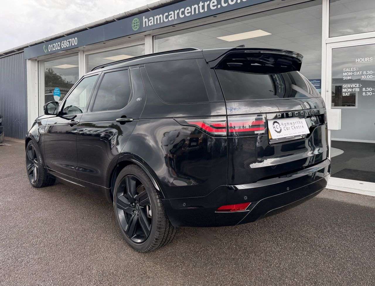 A 2023 LAND ROVER DISCOVERY 3.0 D300 MHEV 5 SEATS R-Dynamic HSE SUV 5dr Diesel Auto 4WD Euro 6 (s/s) (3 A 2023 LAND ROVER DISCOVERY 3.0 D300 MHEV 5 SEATS R-Dynamic HSE SUV 5dr Diesel Auto 4WD Euro 6 (s/s) (3
