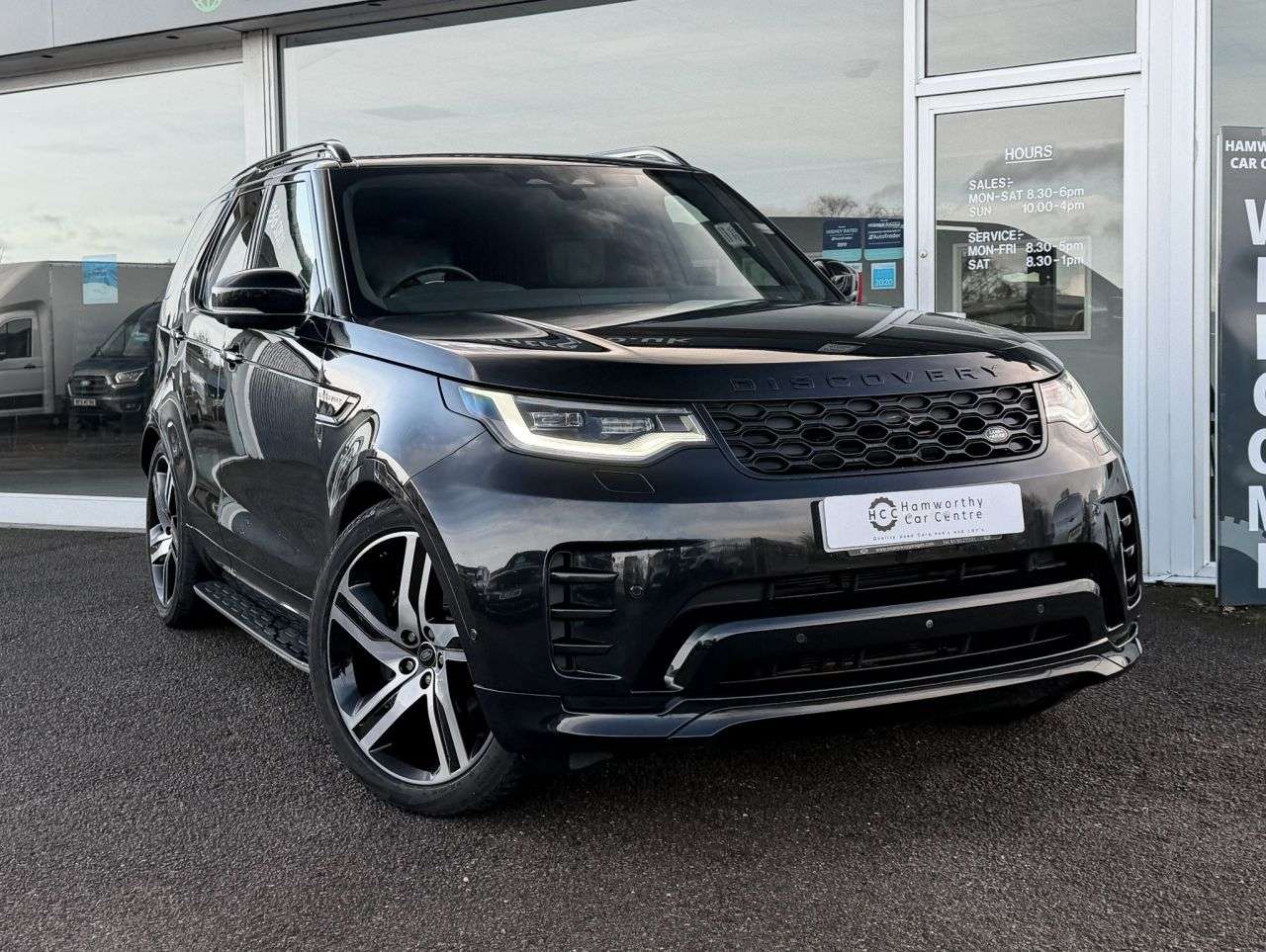 A 2024 LAND ROVER DISCOVERY 3.0 D300 MHEV Dynamic HSE SUV 5dr Diesel Auto 4WD Euro 6 (s/s) (300 ps) WAD A 2024 LAND ROVER DISCOVERY 3.0 D300 MHEV Dynamic HSE SUV 5dr Diesel Auto 4WD Euro 6 (s/s) (300 ps) WAD