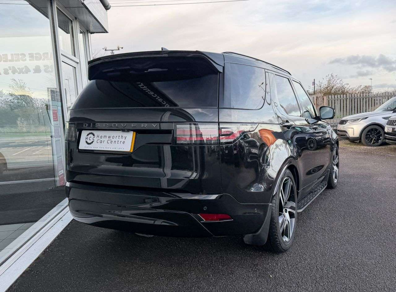 A 2024 LAND ROVER DISCOVERY 3.0 D300 MHEV Dynamic HSE SUV 5dr Diesel Auto 4WD Euro 6 (s/s) (300 ps) WAD A 2024 LAND ROVER DISCOVERY 3.0 D300 MHEV Dynamic HSE SUV 5dr Diesel Auto 4WD Euro 6 (s/s) (300 ps) WAD