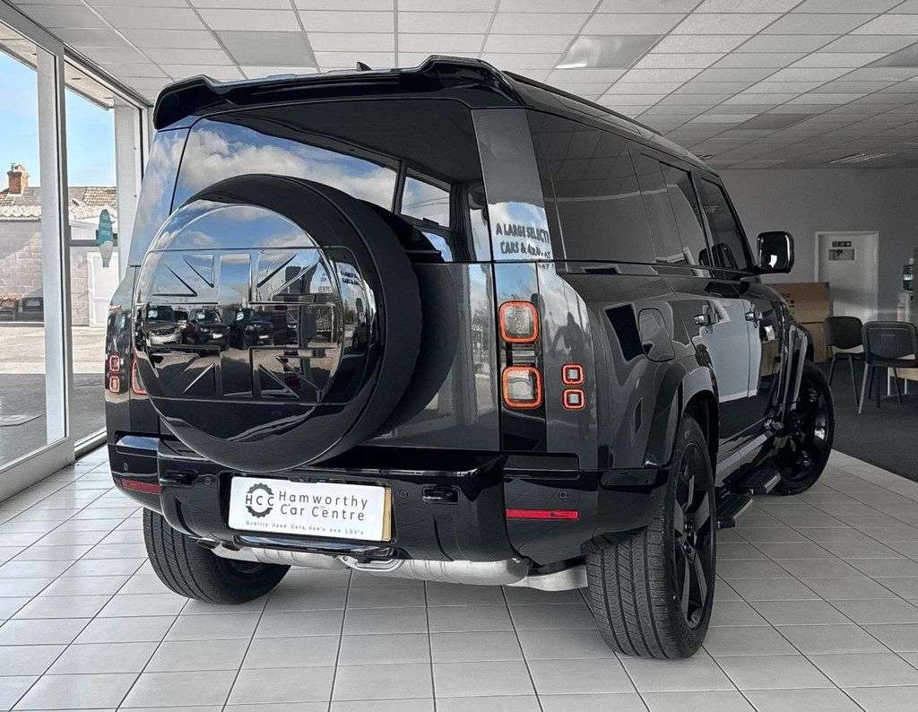 A 2025 LAND ROVER DEFENDER 3.0 D350 MHEV X-Dynamic HSE Hard Top SUV 5dr Diesel Auto 4WD MWB Euro 6 (s/ A 2025 LAND ROVER DEFENDER 3.0 D350 MHEV X-Dynamic HSE Hard Top SUV 5dr Diesel Auto 4WD MWB Euro 6 (s/