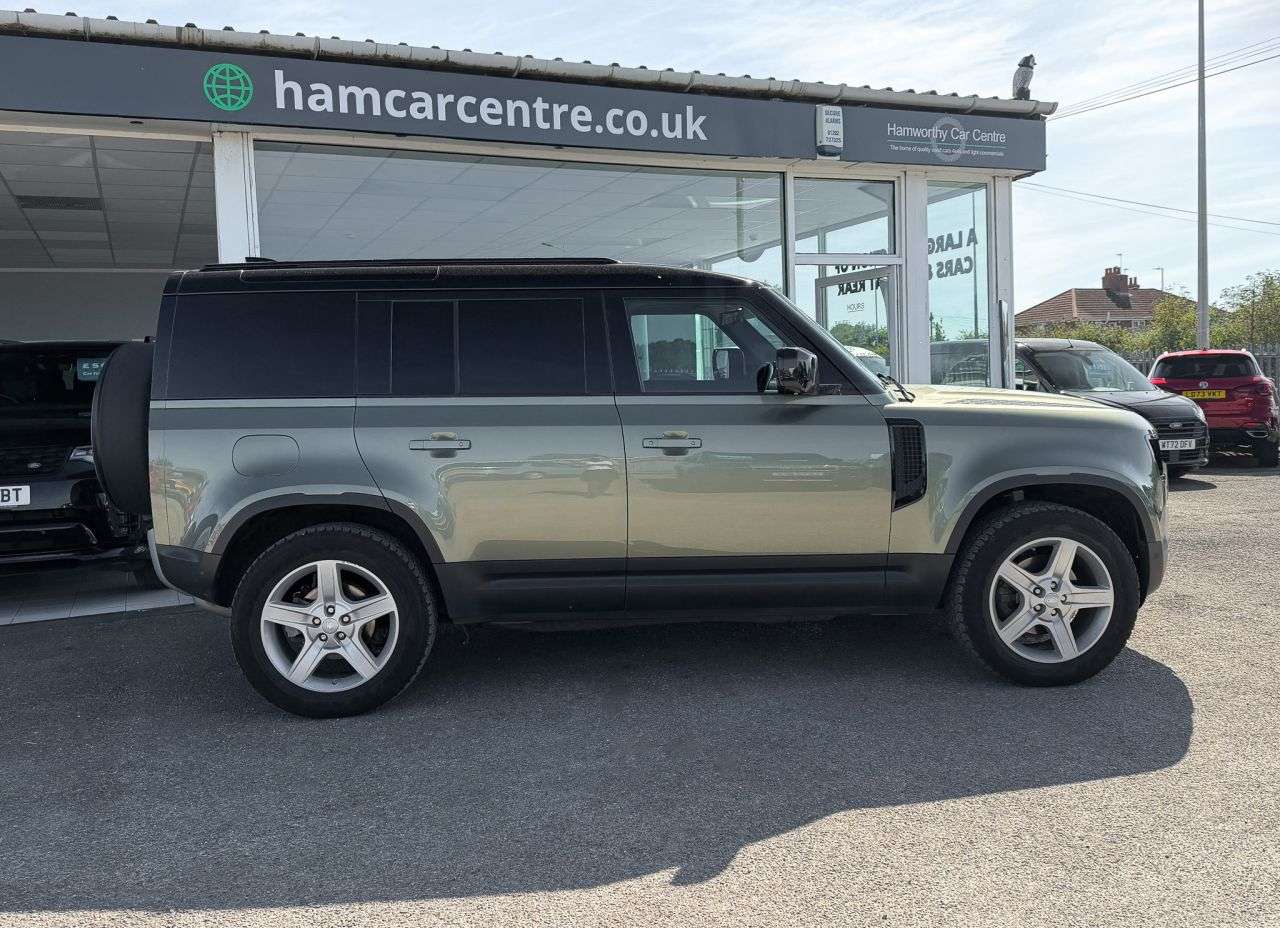 A 2021 LAND ROVER DEFENDER 110 3.0 D250 MHEV SE Hard Top SUV Euro 6 (250 ps) ELEC TOW BAR - JUMP SEAT A 2021 LAND ROVER DEFENDER 110 3.0 D250 MHEV SE Hard Top SUV Euro 6 (250 ps) ELEC TOW BAR - JUMP SEAT