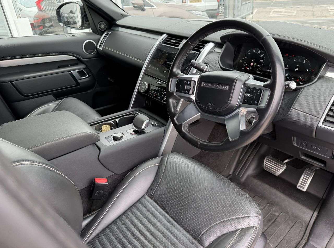 A 2024 LAND ROVER DISCOVERY 3.0 D300 MHEV Dynamic HSE SUV 5dr Diesel Auto 4WD Euro 6 (s/s) (300 ps) FUL A 2024 LAND ROVER DISCOVERY 3.0 D300 MHEV Dynamic HSE SUV 5dr Diesel Auto 4WD Euro 6 (s/s) (300 ps) FUL