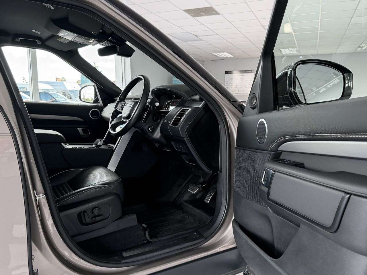 2024 LAND ROVER DISCOVERY 2024 LAND ROVER DISCOVERY