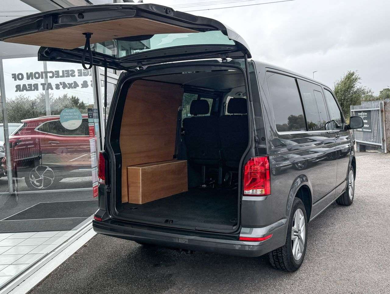 A 2023 VOLKSWAGEN TRANSPORTER 2.0 TDI T32 Highline Kombi Double Cab 5dr Diesel Manual FWD SWB Euro 6 (s/s A 2023 VOLKSWAGEN TRANSPORTER 2.0 TDI T32 Highline Kombi Double Cab 5dr Diesel Manual FWD SWB Euro 6 (s/s