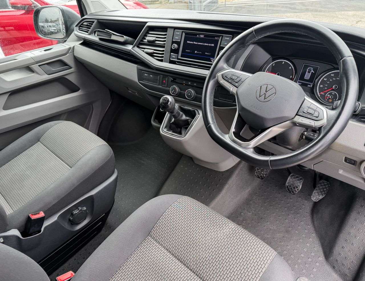 A 2023 VOLKSWAGEN TRANSPORTER 2.0 TDI T32 Highline Kombi Double Cab 5dr Diesel Manual FWD SWB Euro 6 (s/s A 2023 VOLKSWAGEN TRANSPORTER 2.0 TDI T32 Highline Kombi Double Cab 5dr Diesel Manual FWD SWB Euro 6 (s/s