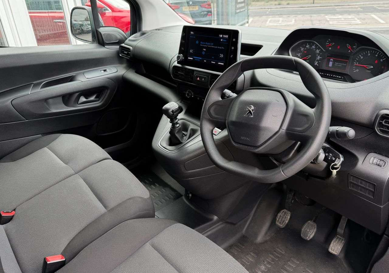 A 2022 PEUGEOT PARTNER 1.5 BlueHDi 1000 Professional Premium Standard Panel Van 5dr Diesel Manual A 2022 PEUGEOT PARTNER 1.5 BlueHDi 1000 Professional Premium Standard Panel Van 5dr Diesel Manual