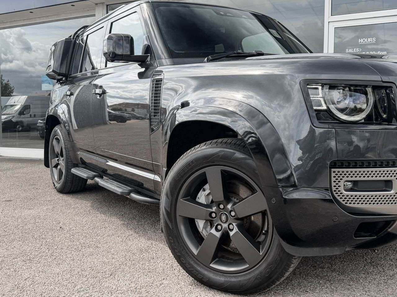 2023 LAND ROVER DEFENDER 110 2023 LAND ROVER DEFENDER 110