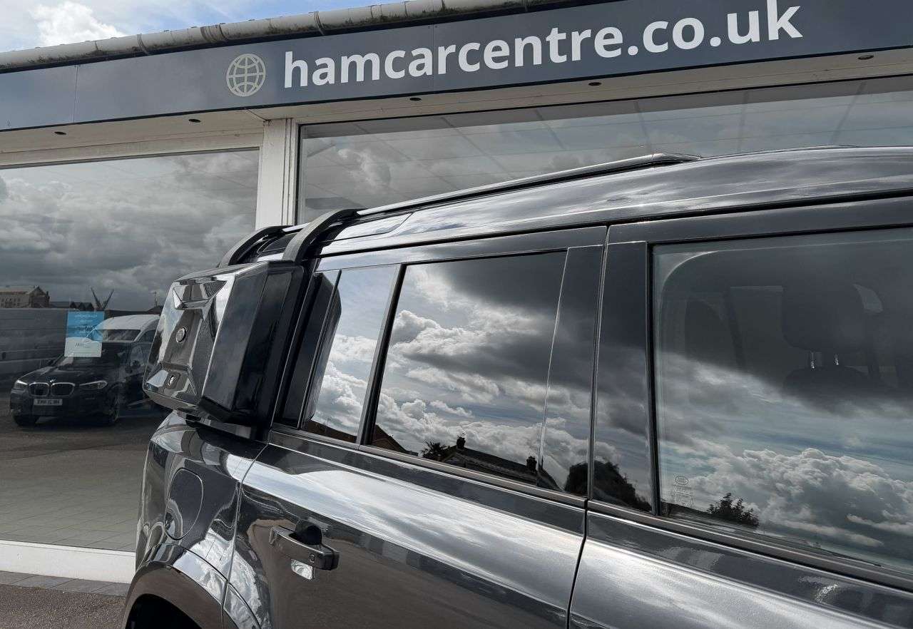 2023 LAND ROVER DEFENDER 110 2023 LAND ROVER DEFENDER 110