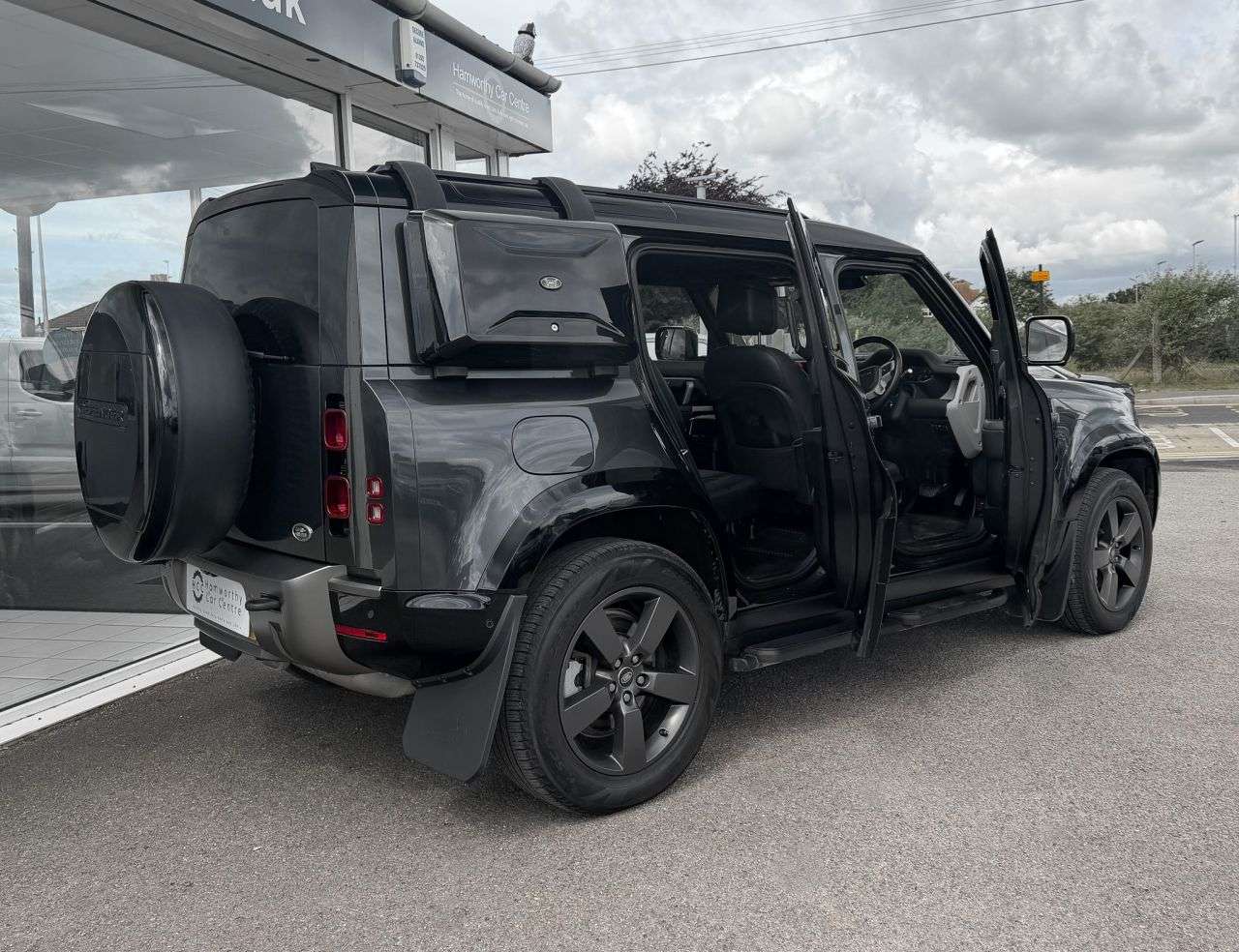 2023 LAND ROVER DEFENDER 110 2023 LAND ROVER DEFENDER 110