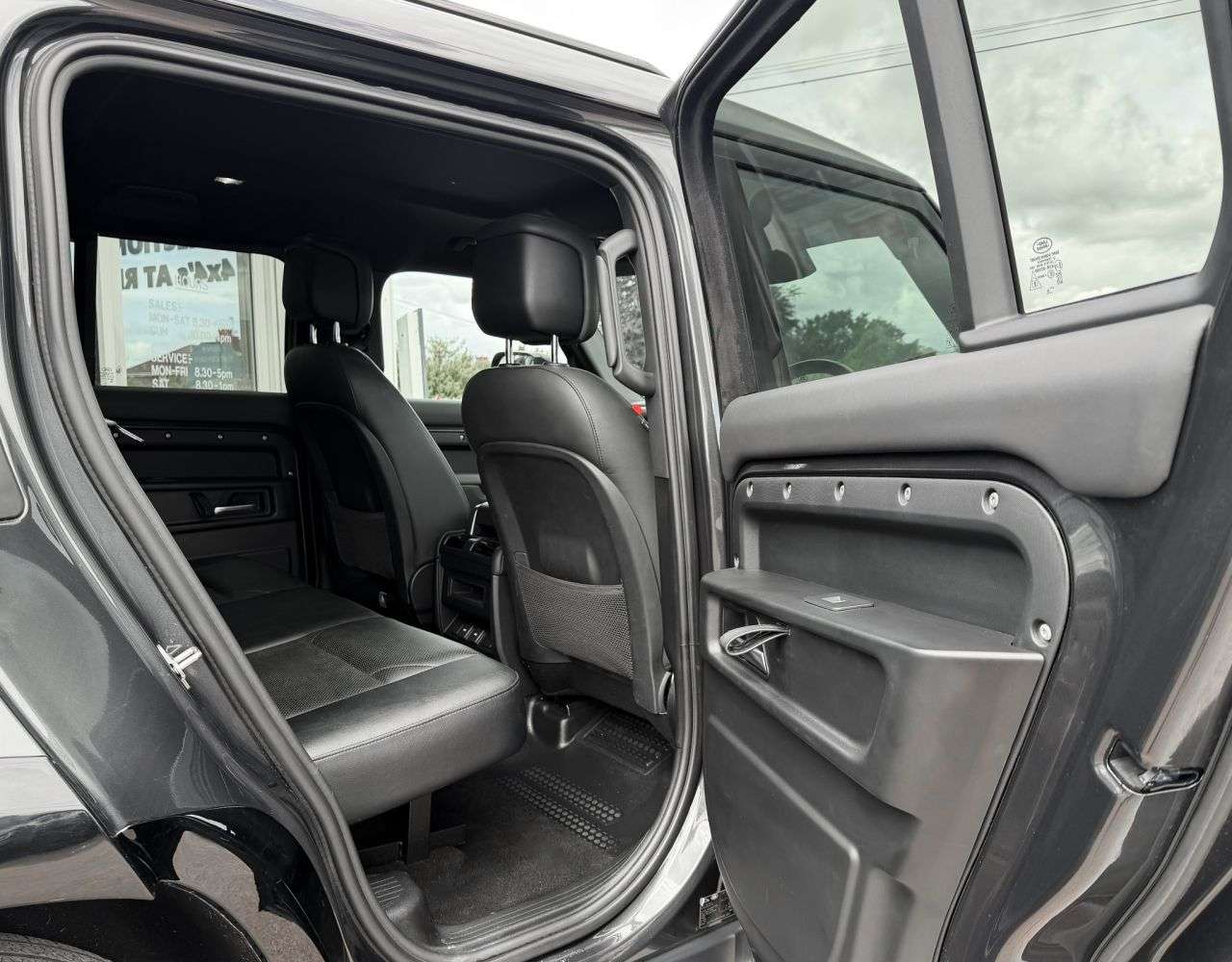 2023 LAND ROVER DEFENDER 110 2023 LAND ROVER DEFENDER 110