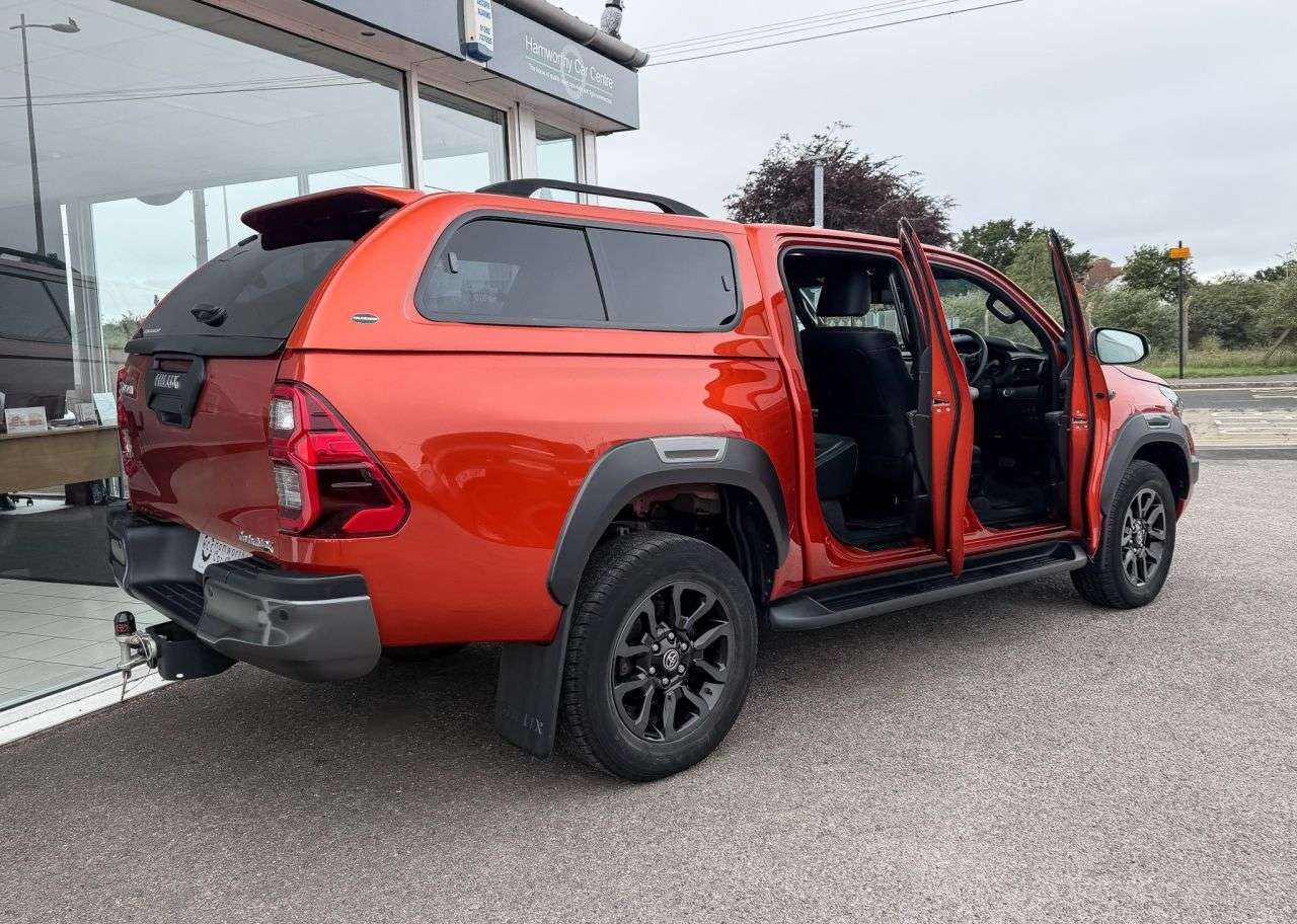 A 2024 TOYOTA HILUX 2.8 D-4D Invincible X Pickup Double Cab NO VAT 4dr Diesel Auto 4WD Euro 6 ( A 2024 TOYOTA HILUX 2.8 D-4D Invincible X Pickup Double Cab NO VAT 4dr Diesel Auto 4WD Euro 6 (