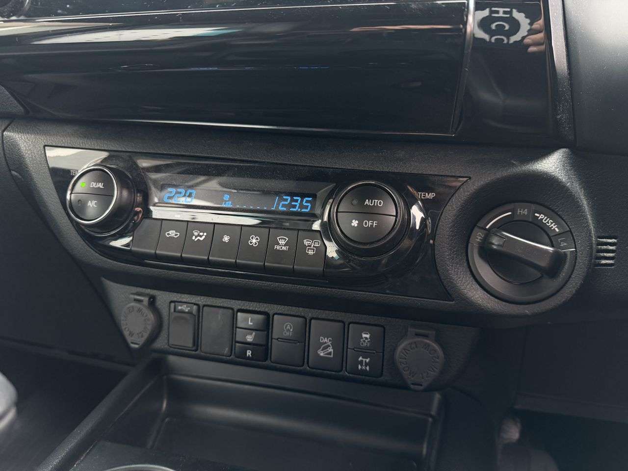 2024 TOYOTA HILUX 2024 TOYOTA HILUX