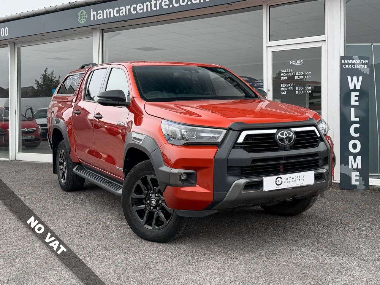 A 2024 TOYOTA HILUX 2.8 D-4D Invincible X DCB NO VAT Auto 4WD (204 ps) NO VAT FULL TOYOTA SERVI A 2024 TOYOTA HILUX 2.8 D-4D Invincible X DCB NO VAT Auto 4WD (204 ps) NO VAT FULL TOYOTA SERVI