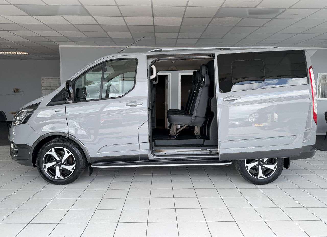A 2023 FORD TRANSIT CUSTOM 2.0 320 EcoBlue Active Crew Van L1H1 Euro 6 (170 ps) SAT NAV - AIRCON - TAI A 2023 FORD TRANSIT CUSTOM 2.0 320 EcoBlue Active Crew Van L1H1 Euro 6 (170 ps) SAT NAV - AIRCON - TAI