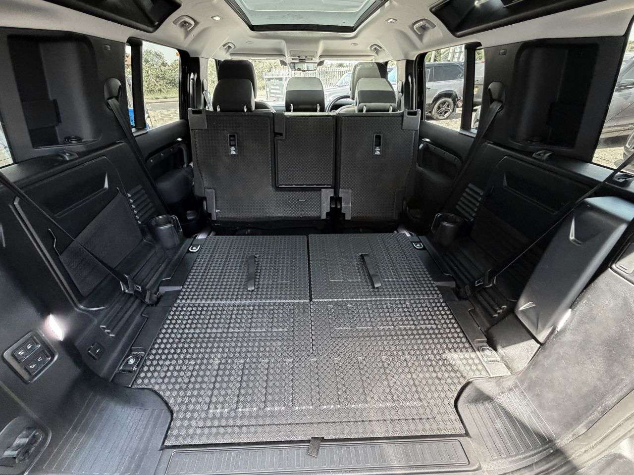2022 LAND ROVER DEFENDER 110 2022 LAND ROVER DEFENDER 110