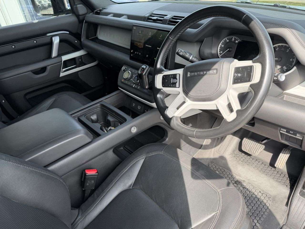 A 2023 LAND ROVER DEFENDER 110 3.0 D300 MHEV X-Dynamic HSE Hard Top SUV Diesel Auto 4WD (300 ps) HEAT/COOL A 2023 LAND ROVER DEFENDER 110 3.0 D300 MHEV X-Dynamic HSE Hard Top SUV Diesel Auto 4WD (300 ps) HEAT/COOL
