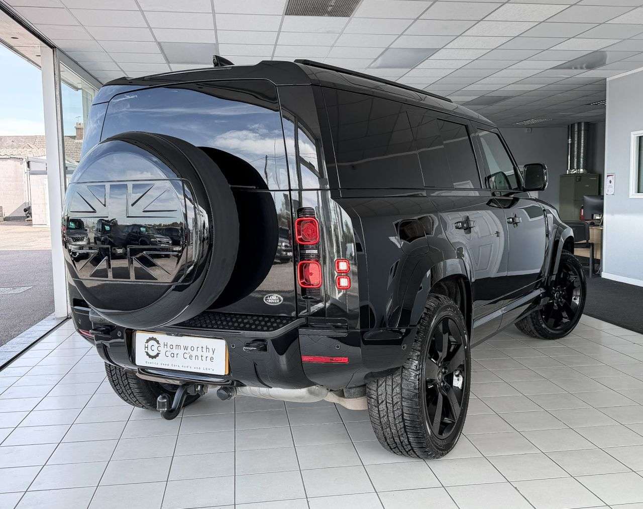 A 2023 LAND ROVER DEFENDER 110 3.0 D300 MHEV X-Dynamic HSE Hard Top SUV TWIN SPEED BOX+360 CAM+CLEARSIGHT A 2023 LAND ROVER DEFENDER 110 3.0 D300 MHEV X-Dynamic HSE Hard Top SUV TWIN SPEED BOX+360 CAM+CLEARSIGHT