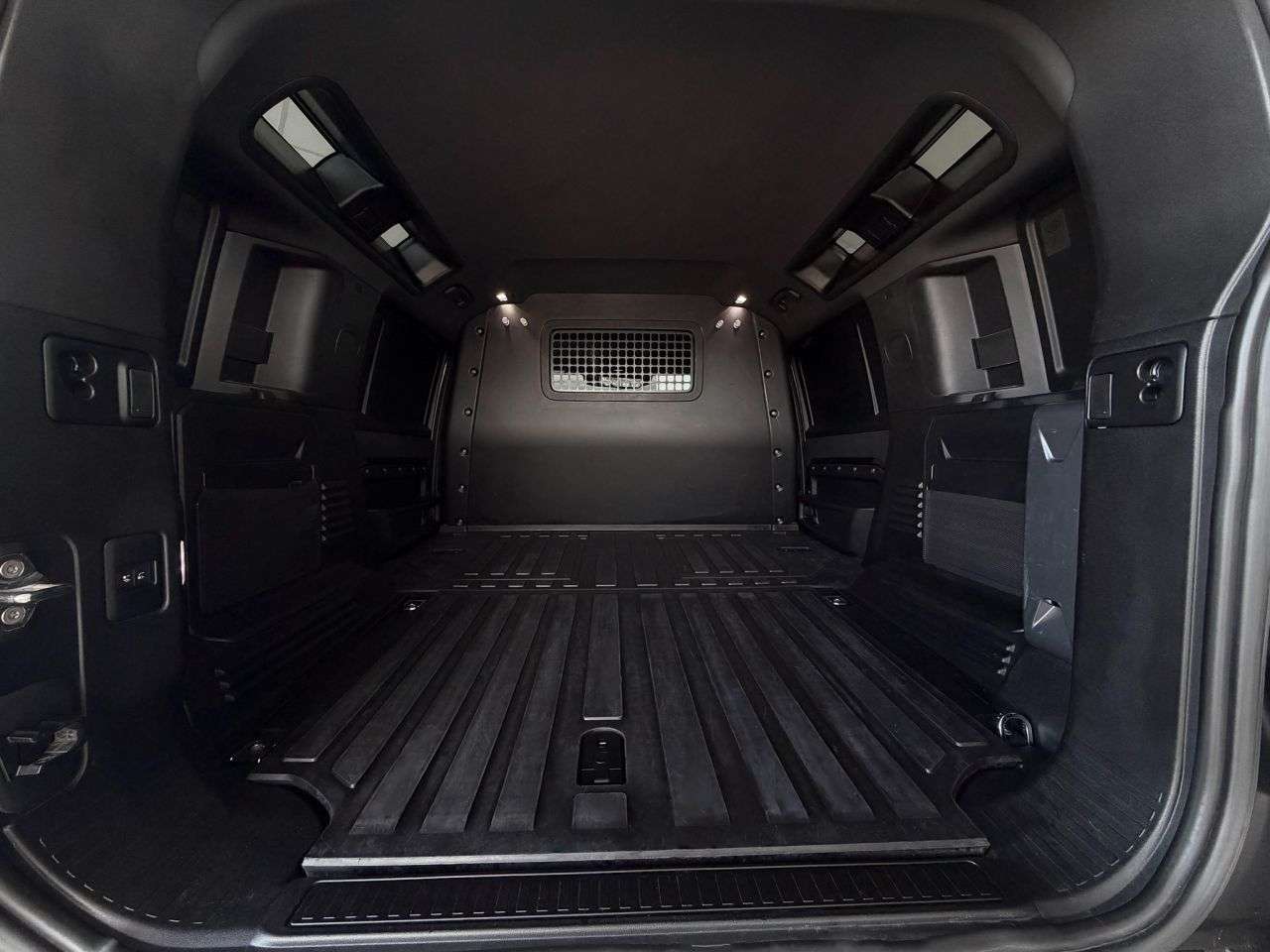 2023 LAND ROVER DEFENDER 110 2023 LAND ROVER DEFENDER 110