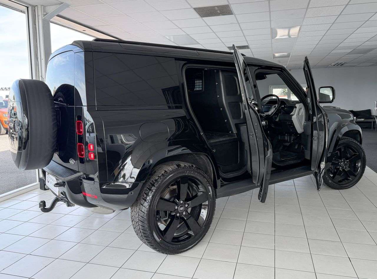 2023 LAND ROVER DEFENDER 110 2023 LAND ROVER DEFENDER 110