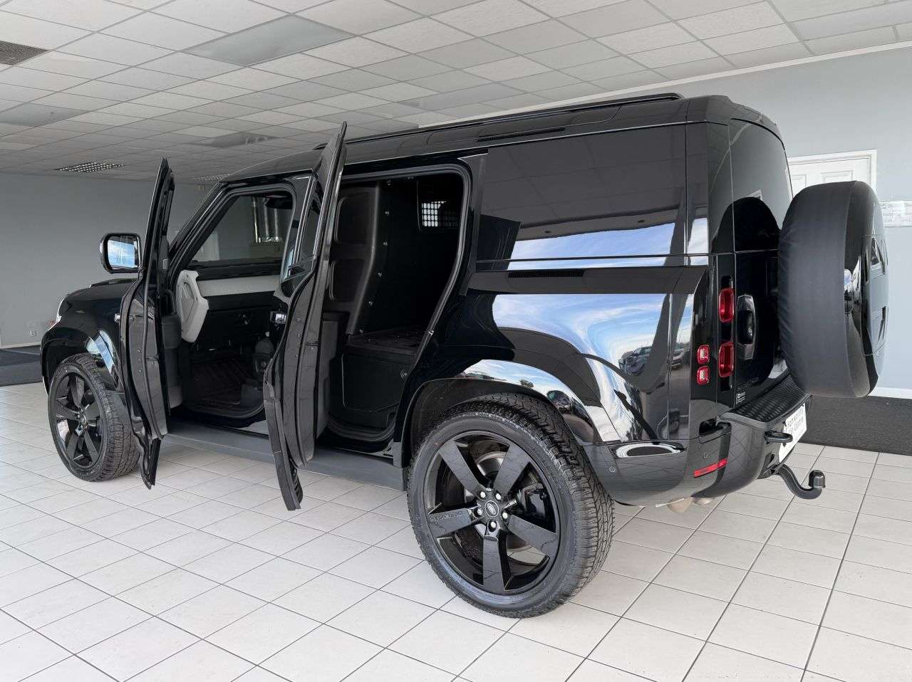 2023 LAND ROVER DEFENDER 110 2023 LAND ROVER DEFENDER 110